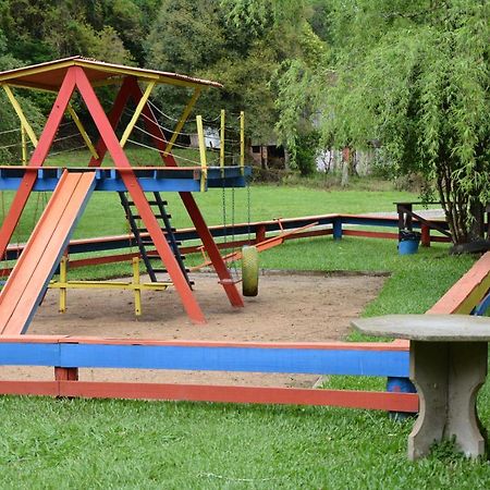 Pousada Parque Das Pitangueiras Flores da Cunha Esterno foto